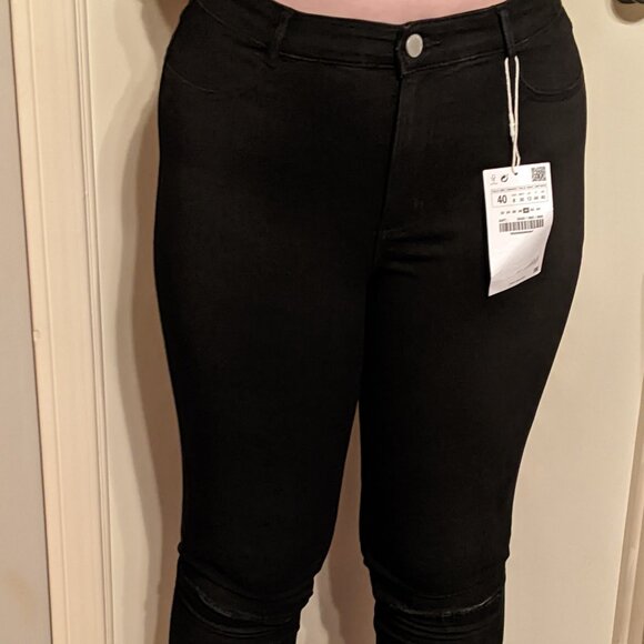 Black Skinny Jeans - Picture 8 of 10